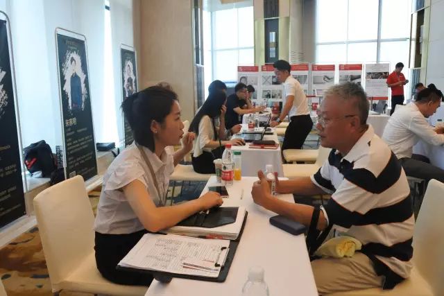 無(wú)錫紫蘋(píng)果裝飾